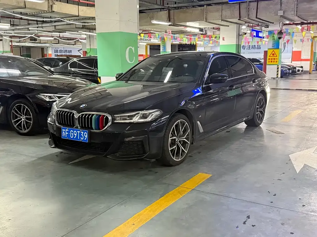 BMW 5 Series — фото 1