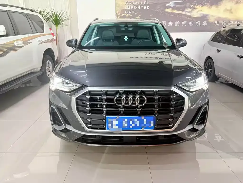 Audi Q3 — фото 1