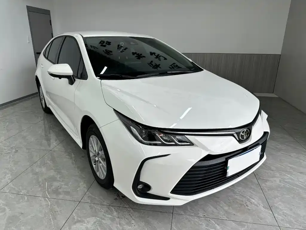 Toyota Corolla — фото 1