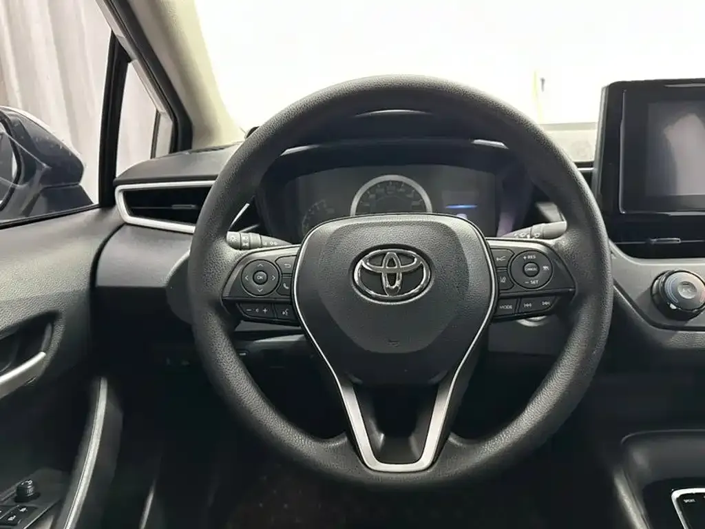 Toyota Corolla — фото 5