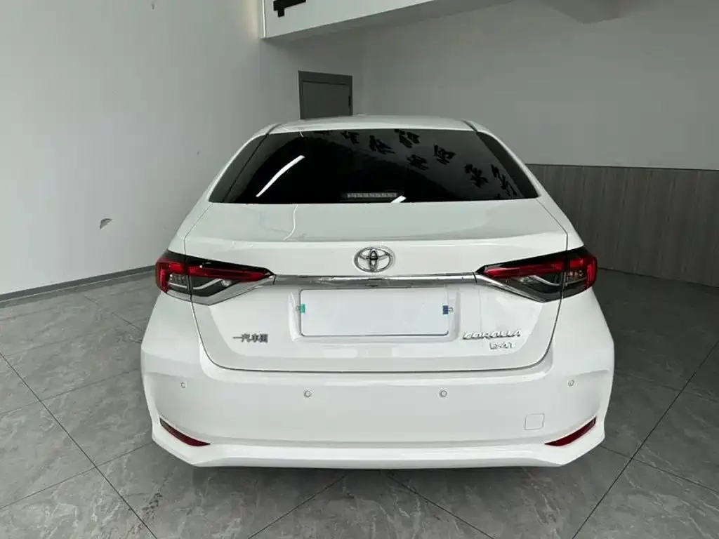 Toyota Corolla — фото 2