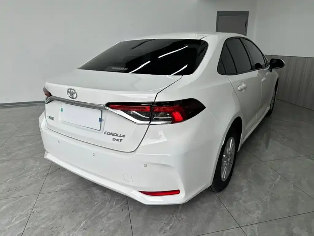 Toyota Corolla — фото 3