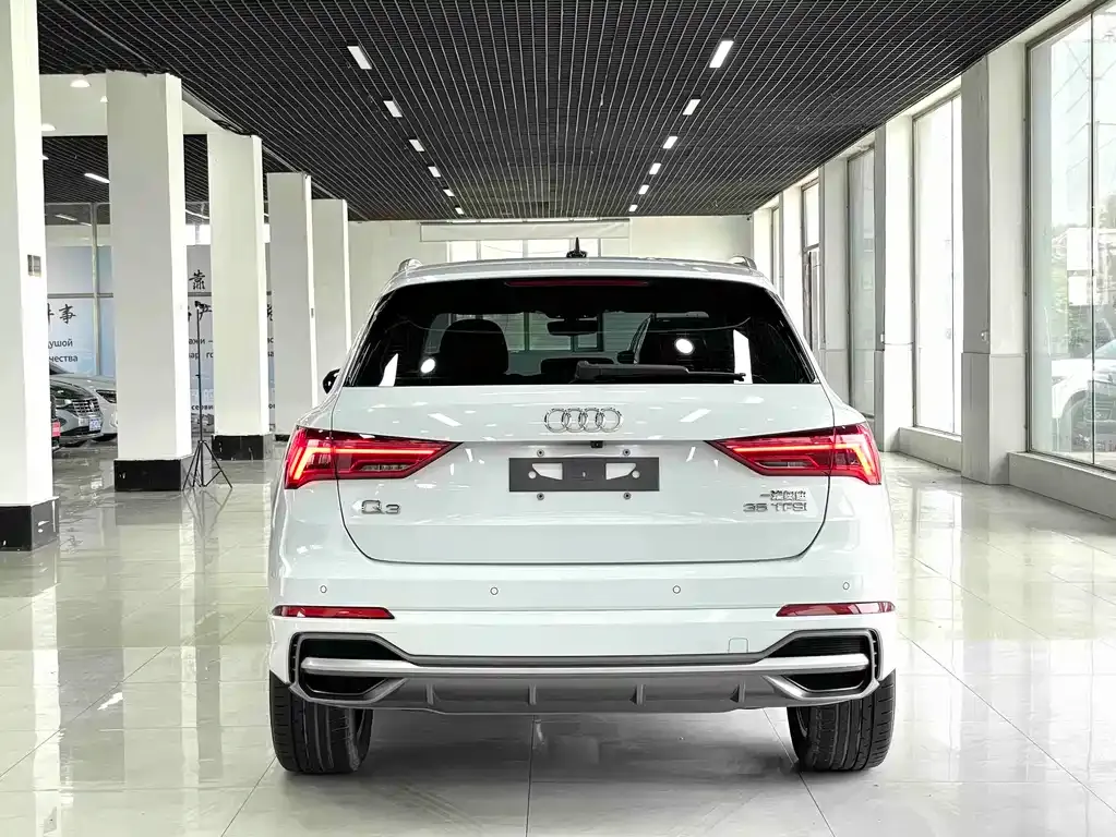Audi Q3 — фото 10