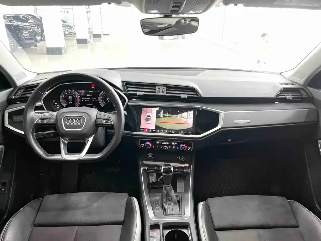 Audi Q3 — фото 7