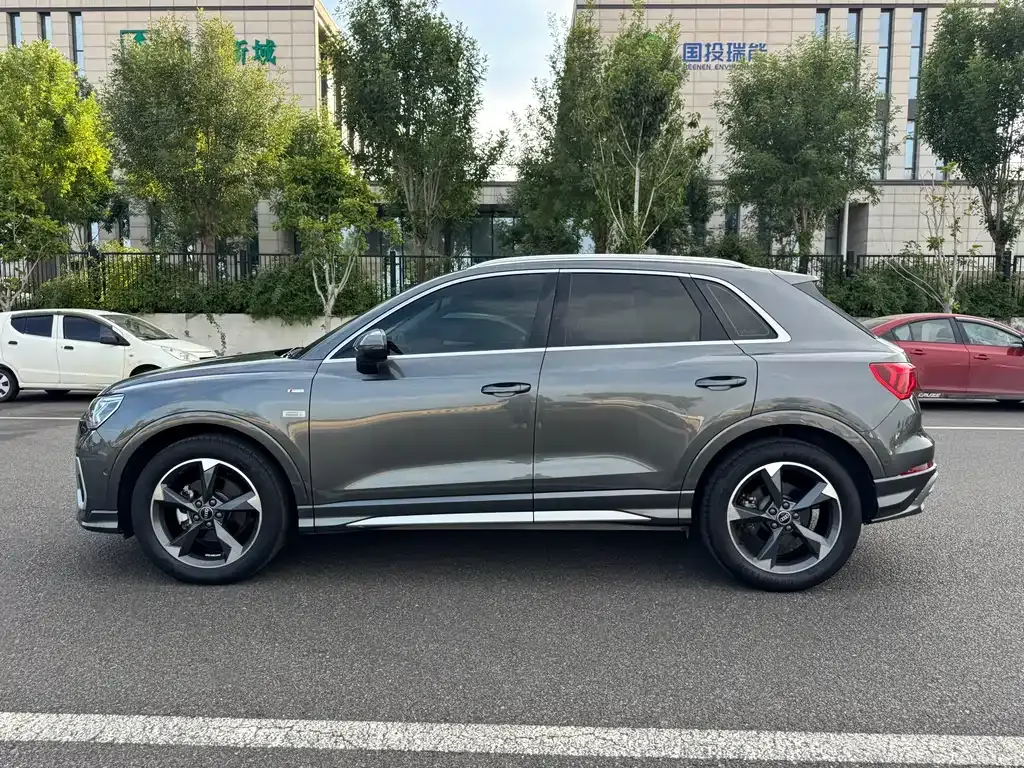 Audi Q3 — фото 9
