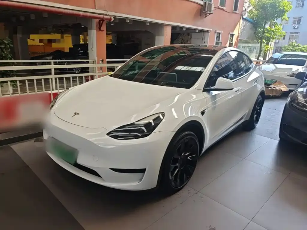Tesla Model Y — фото 4