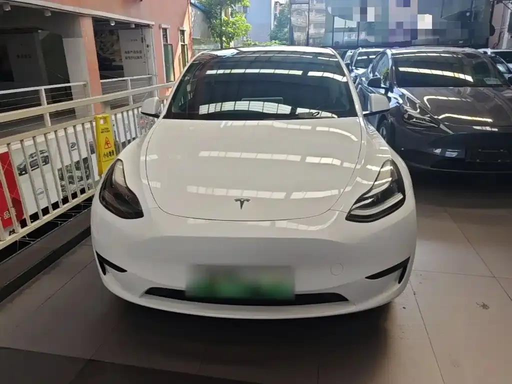 Tesla Model Y — фото 7