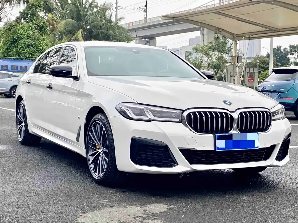 BMW 5 Series — фото 5