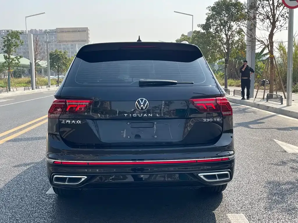 Volkswagen Tiguan L — фото 8