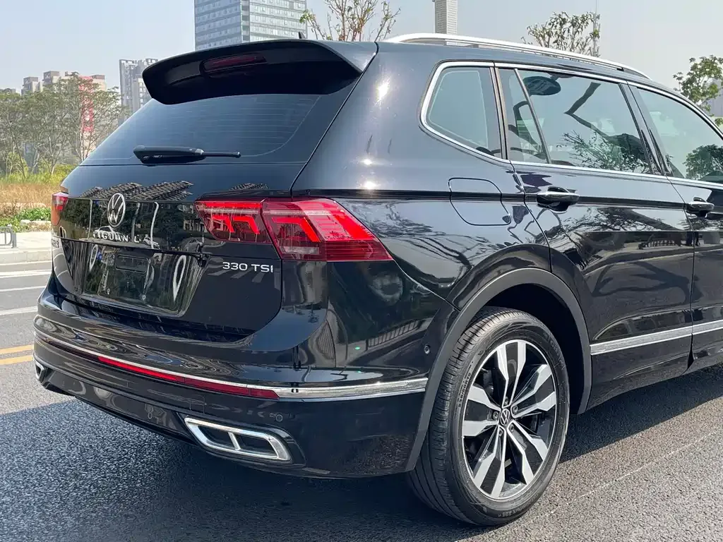 Volkswagen Tiguan L — фото 7