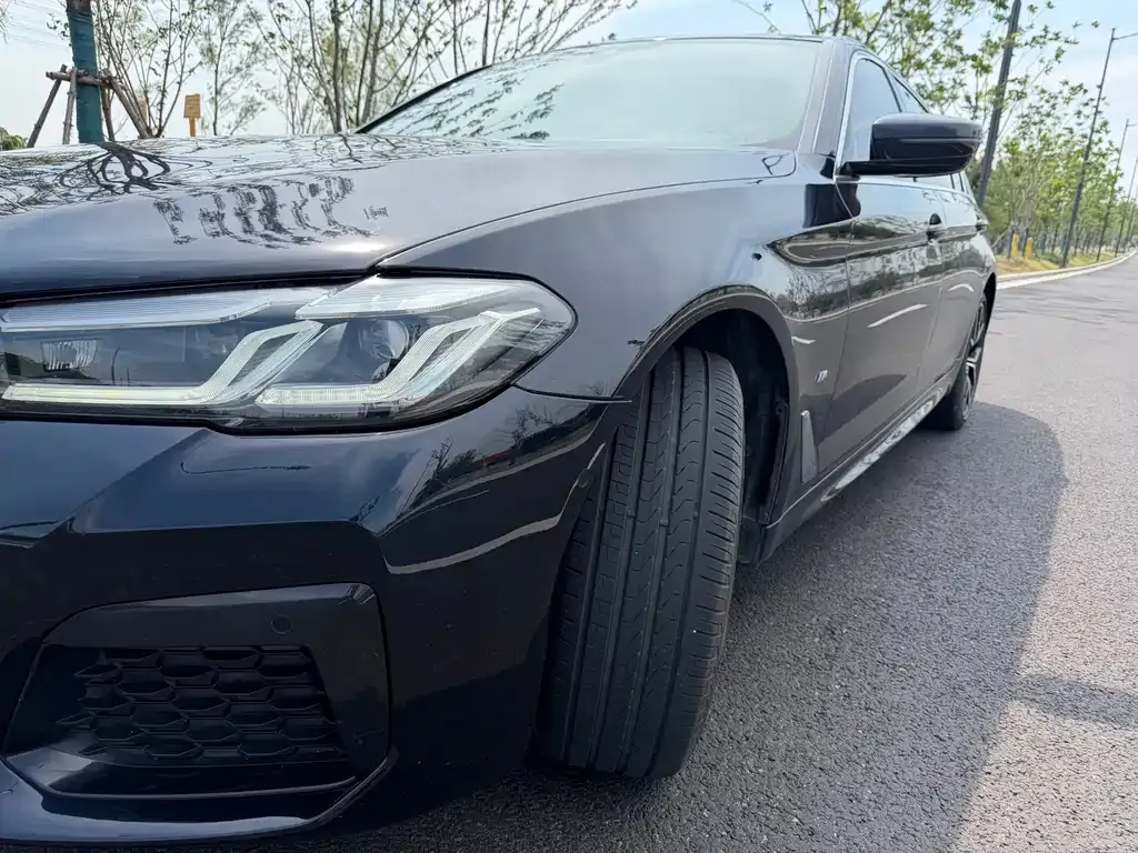 BMW 5 Series — фото 10