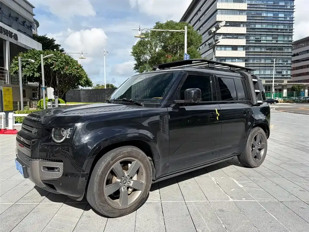 Land Rover Defender — фото 1