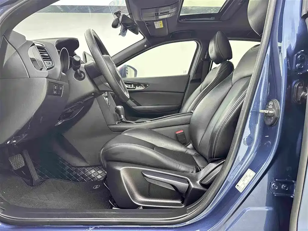 Mazda CX-4 — фото 10