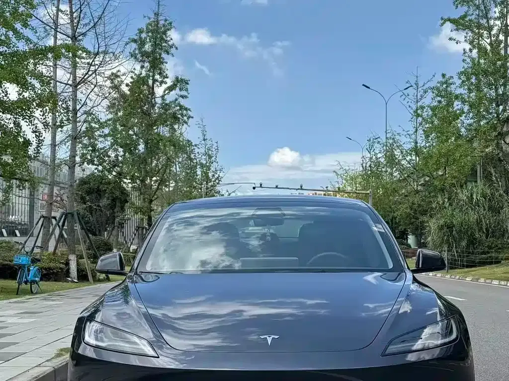 Tesla Model 3 — фото 10