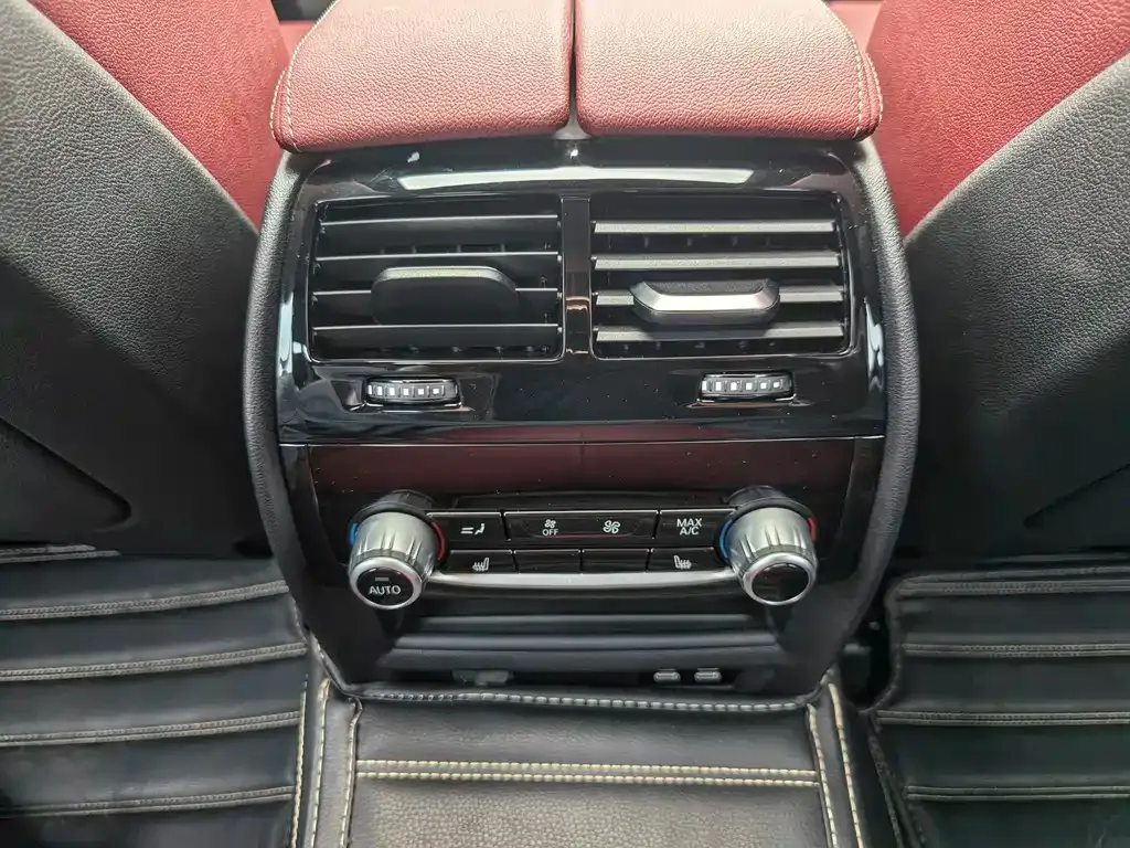 BMW 5 Series — фото 10