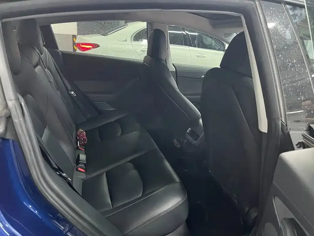 Tesla Model 3 — фото 2