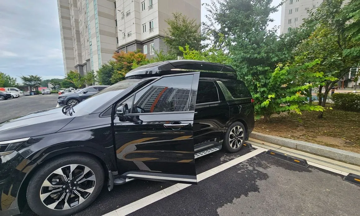 Kia Carnival — фото 1