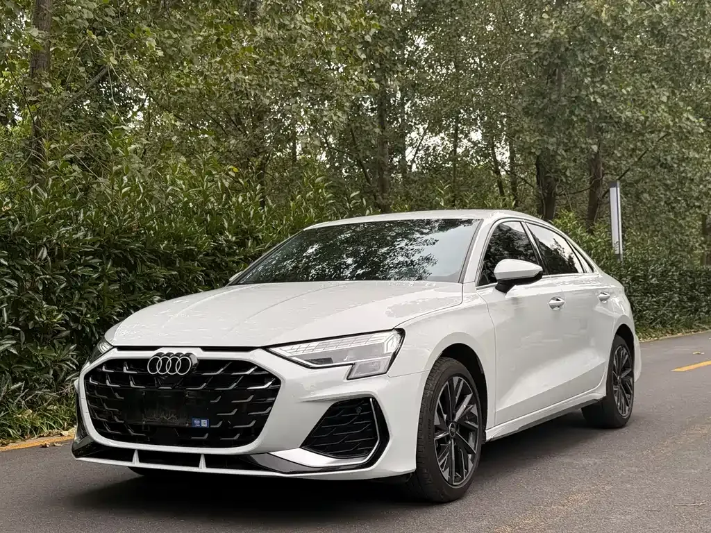 Audi A3 — фото 1