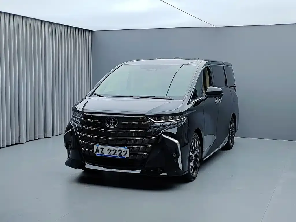 Toyota Alphard — фото 1
