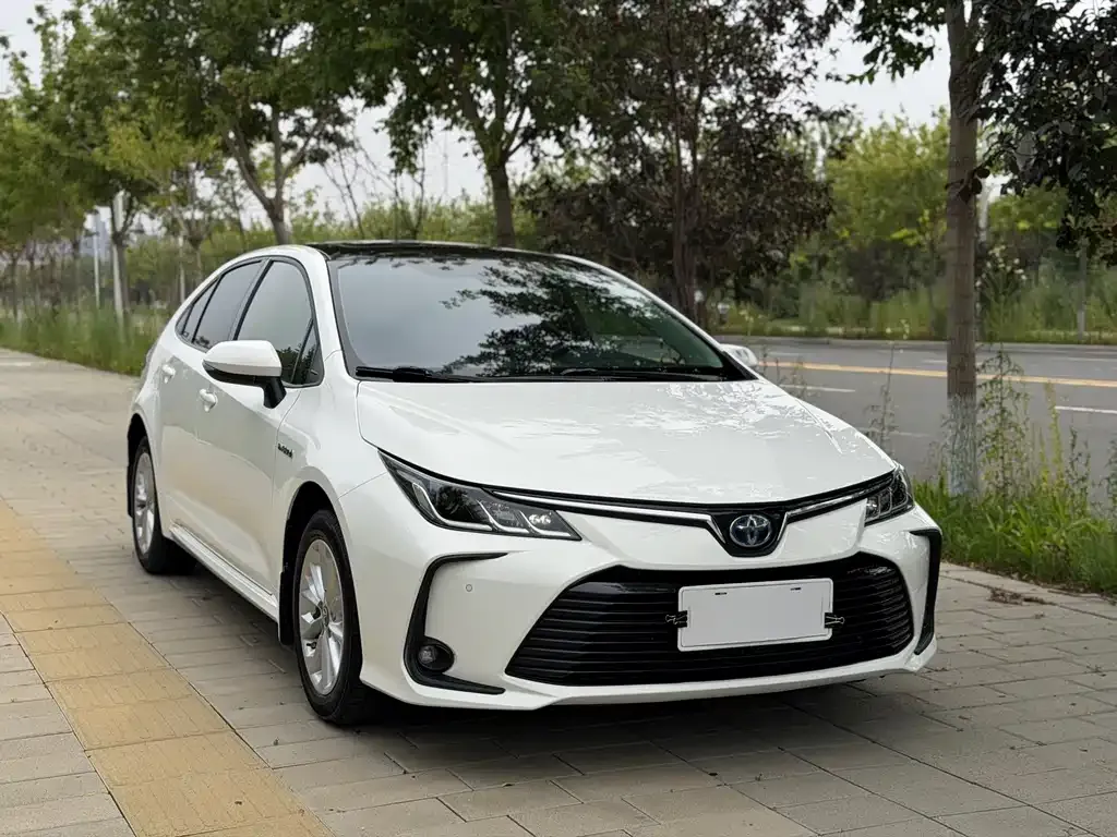 Toyota Corolla — фото 10