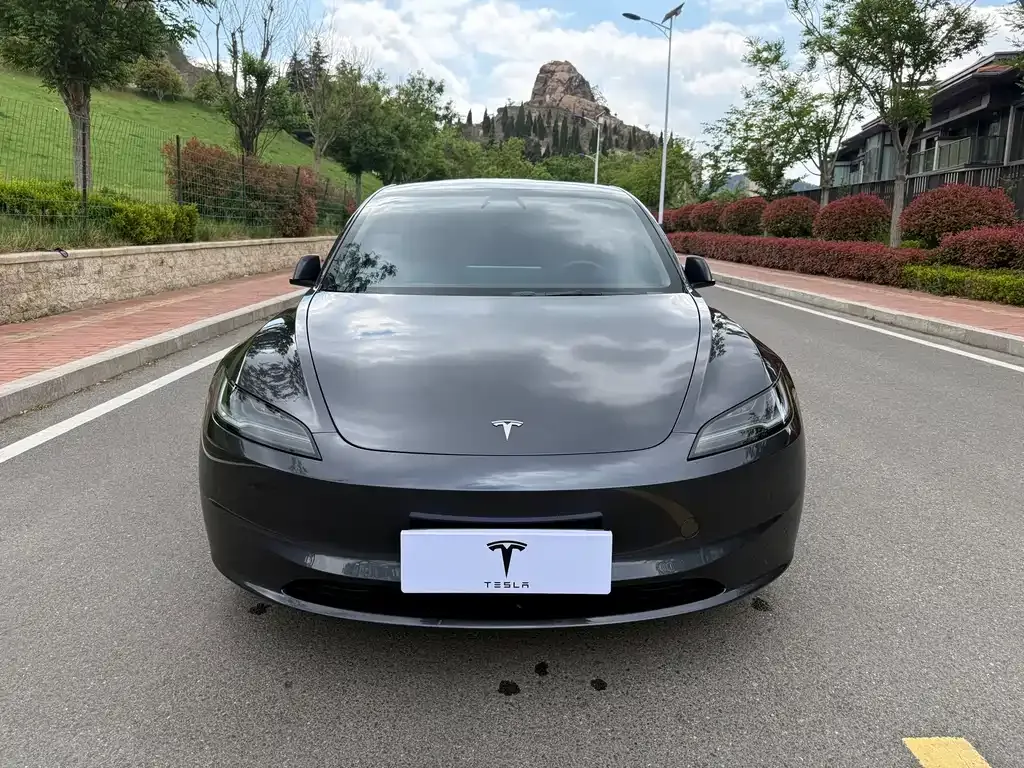 Tesla Model 3 — фото 8