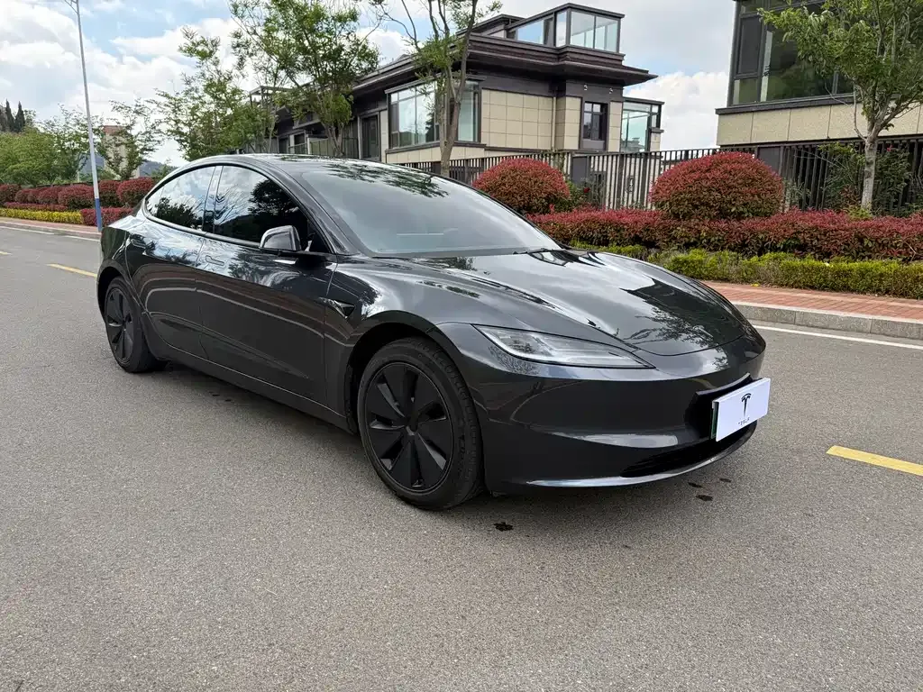 Tesla Model 3 — фото 7