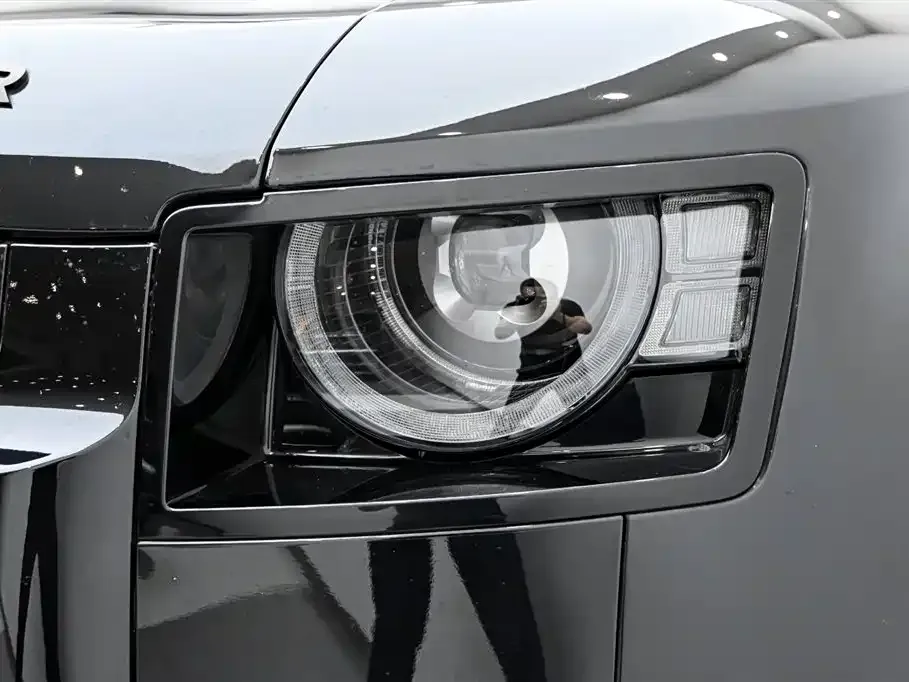 Land Rover Defender — фото 10