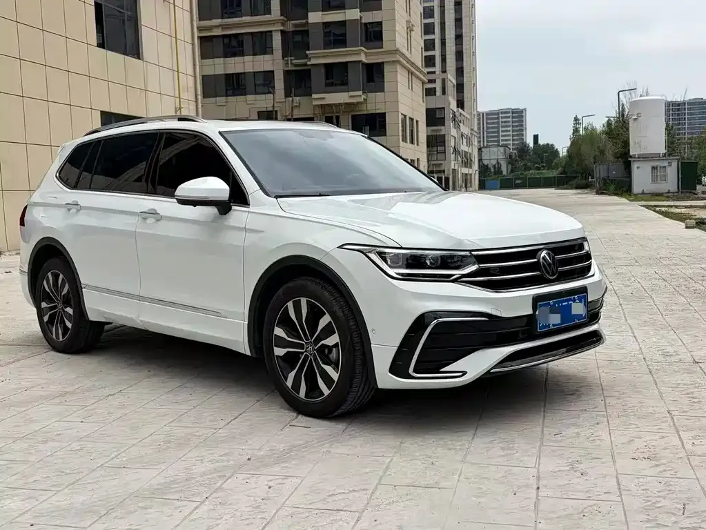 Volkswagen Tiguan L — фото 4