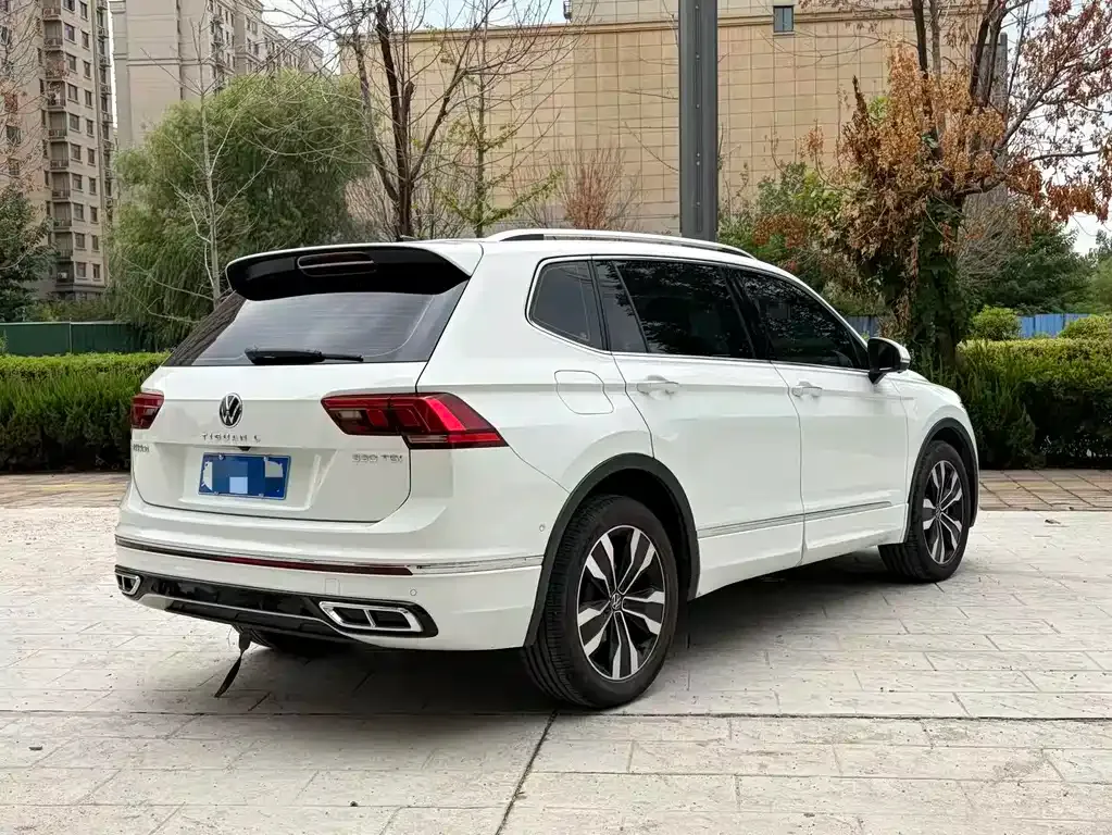Volkswagen Tiguan L — фото 6
