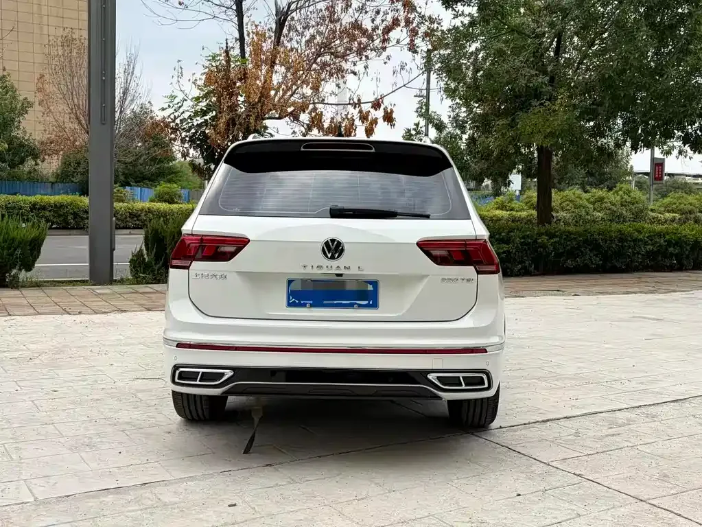 Volkswagen Tiguan L — фото 9