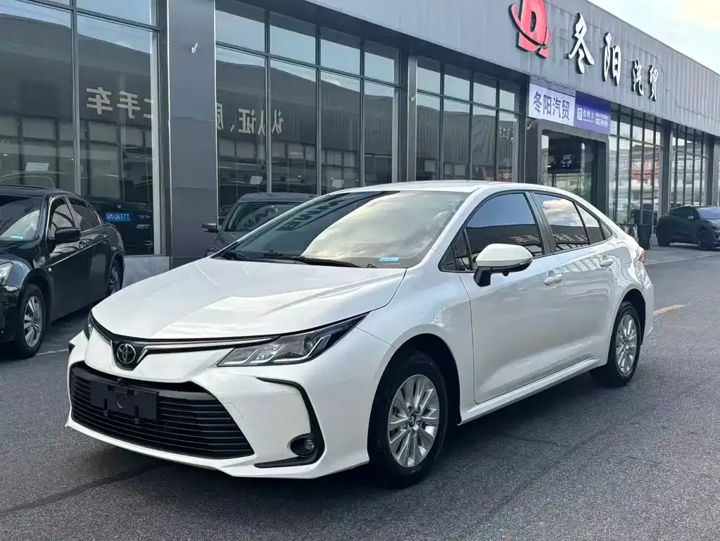 Toyota Corolla — фото 1