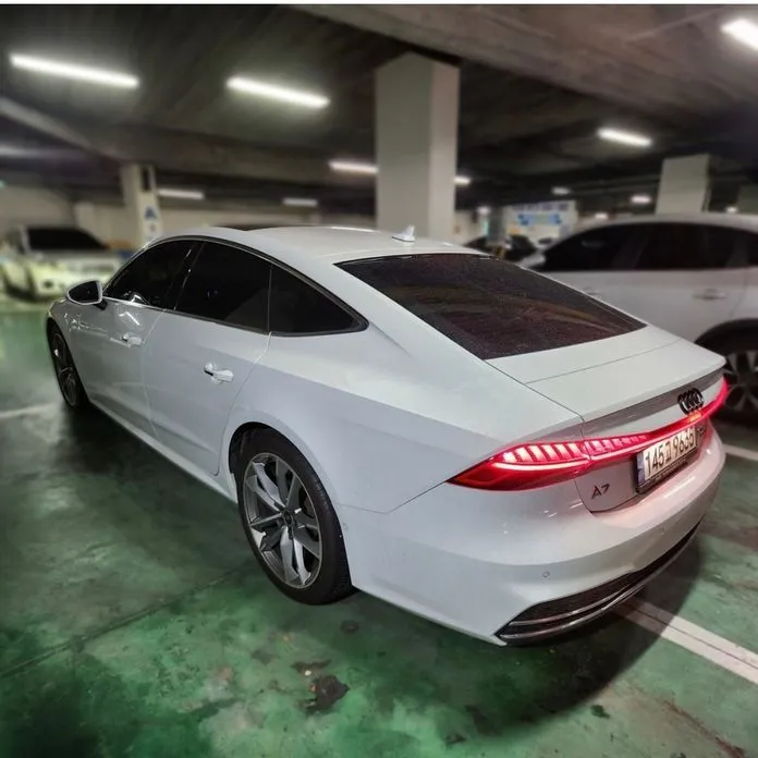 Audi A7 — фото 7