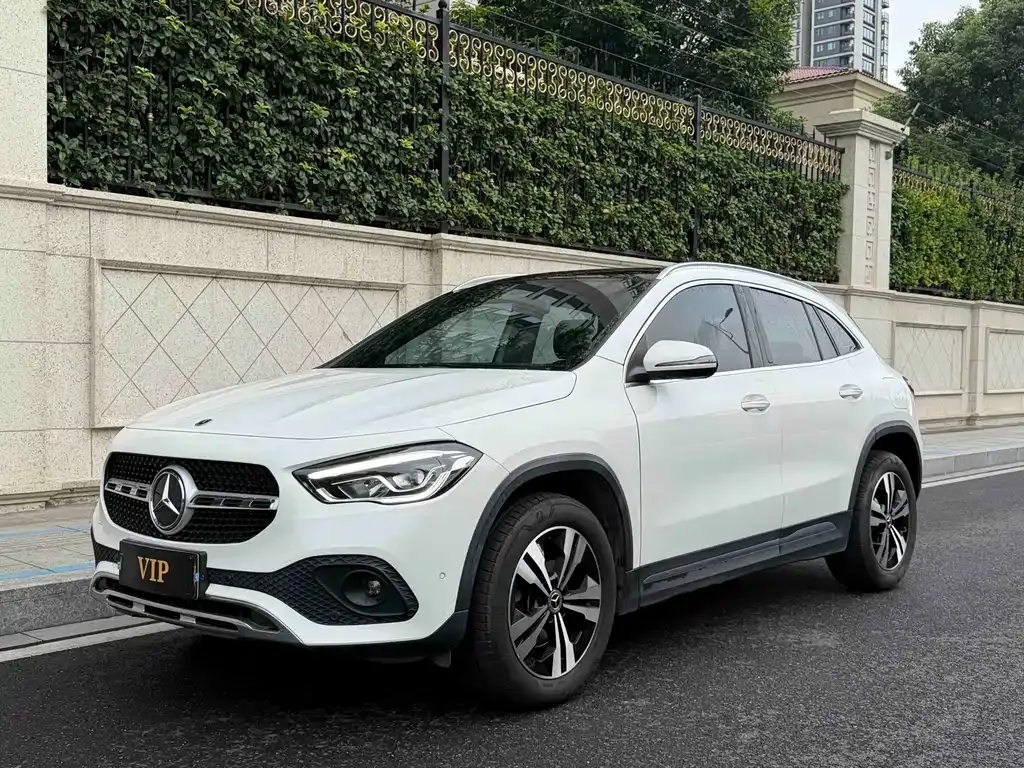 Mercedes-Benz GLA — фото 1