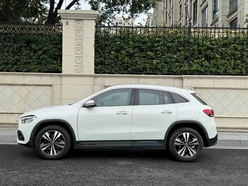 Mercedes-Benz GLA — фото 10
