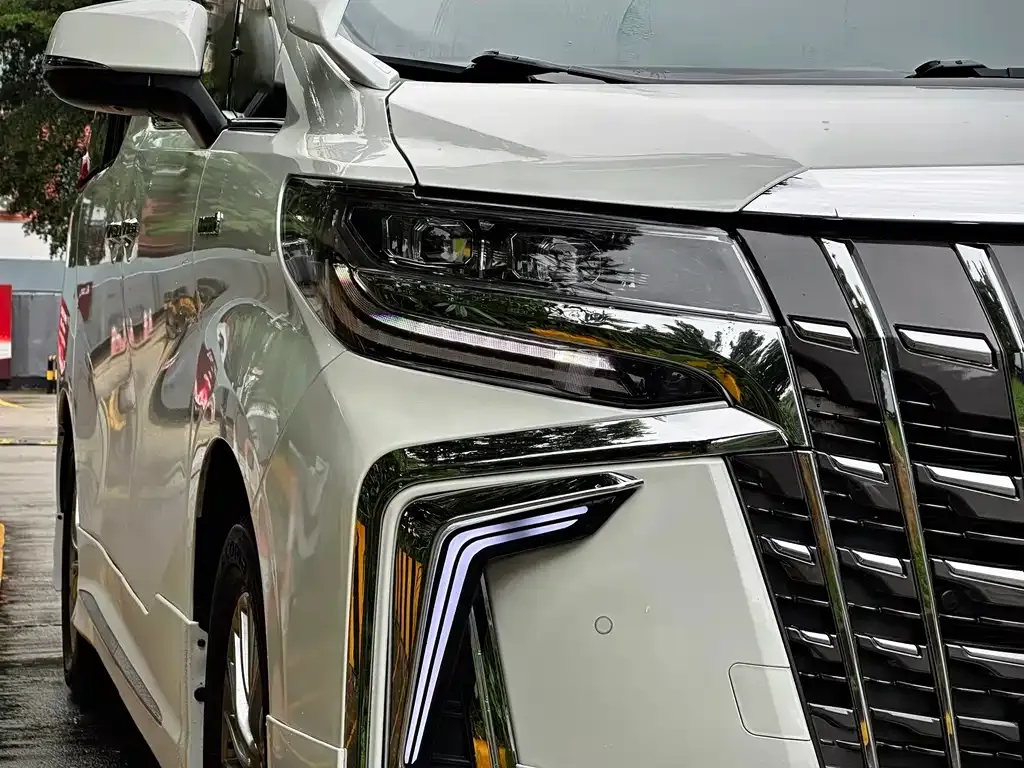 Toyota Vellfire — фото 3