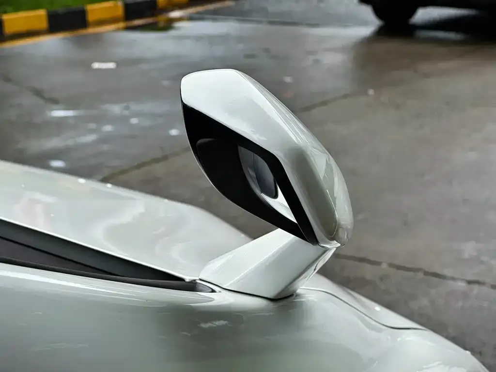 Toyota Vellfire — фото 2