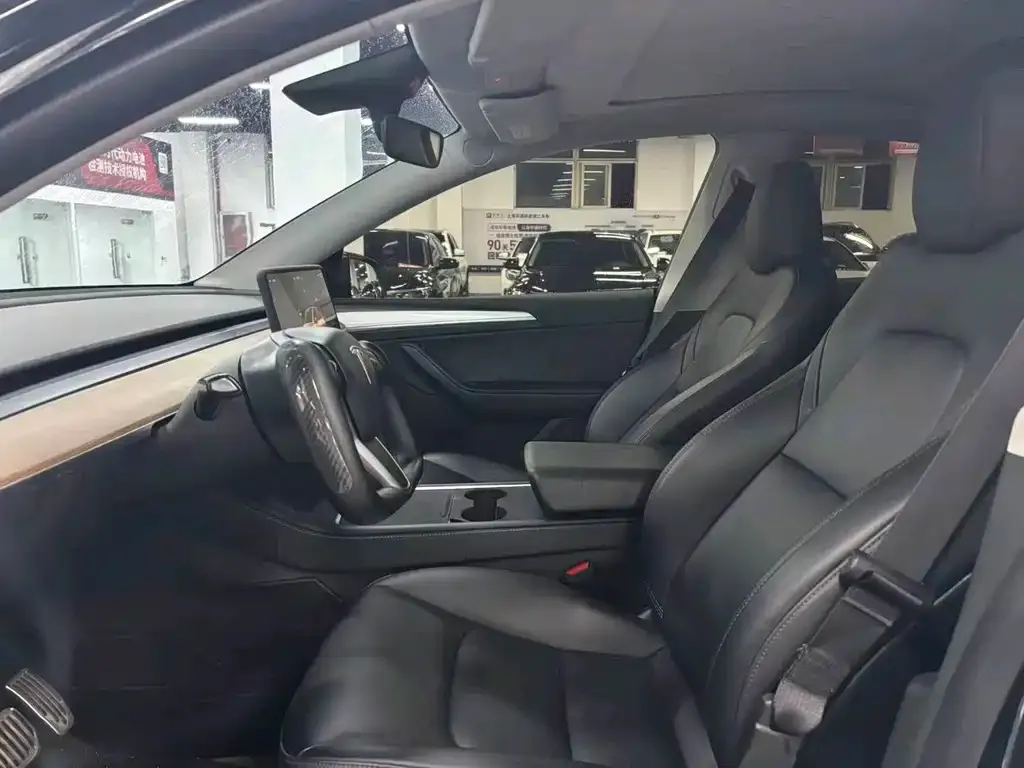Tesla Model Y — фото 7
