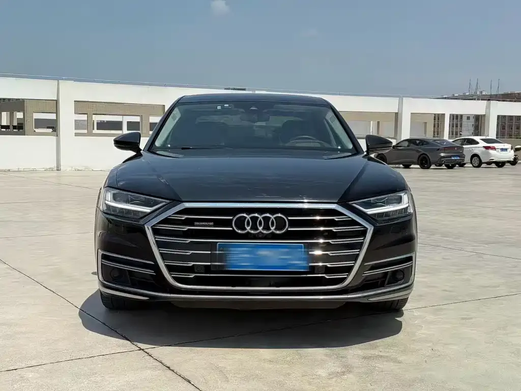 Audi A8 — фото 6