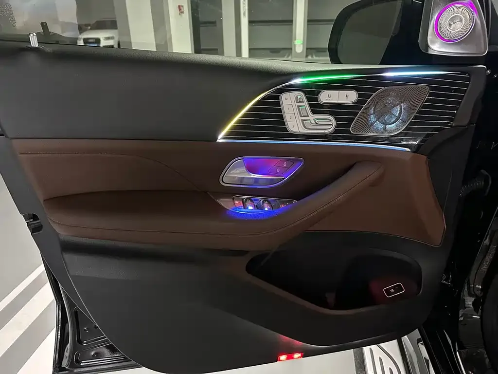 Mercedes-Benz GLS — фото 10
