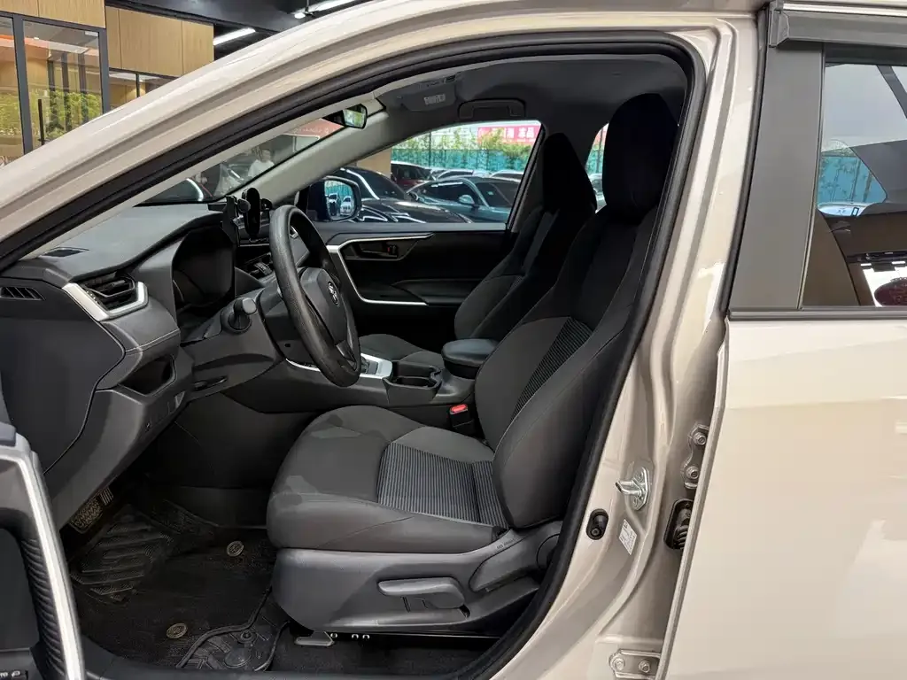 Toyota Wildlander 2024 из CN, фото 7