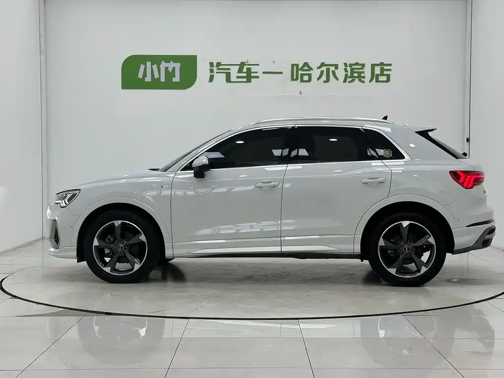 Audi Q3 — фото 10
