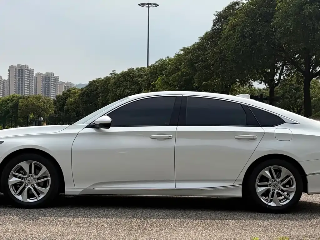 Honda Accord — фото 3