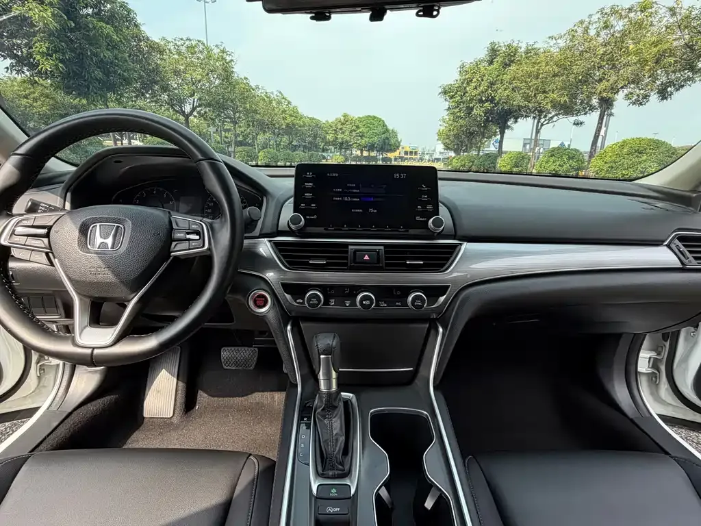 Honda Accord — фото 6