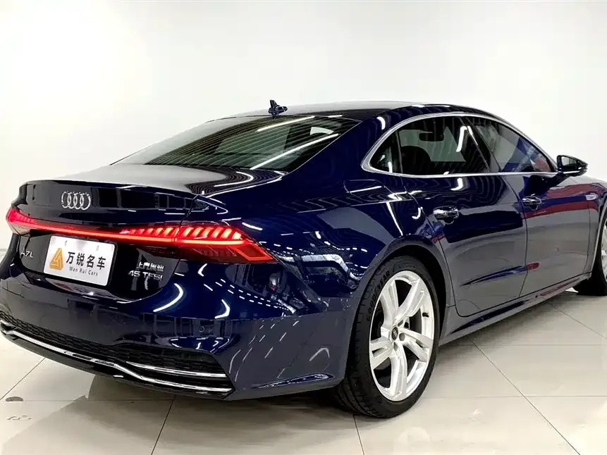 Audi A7L — фото 2