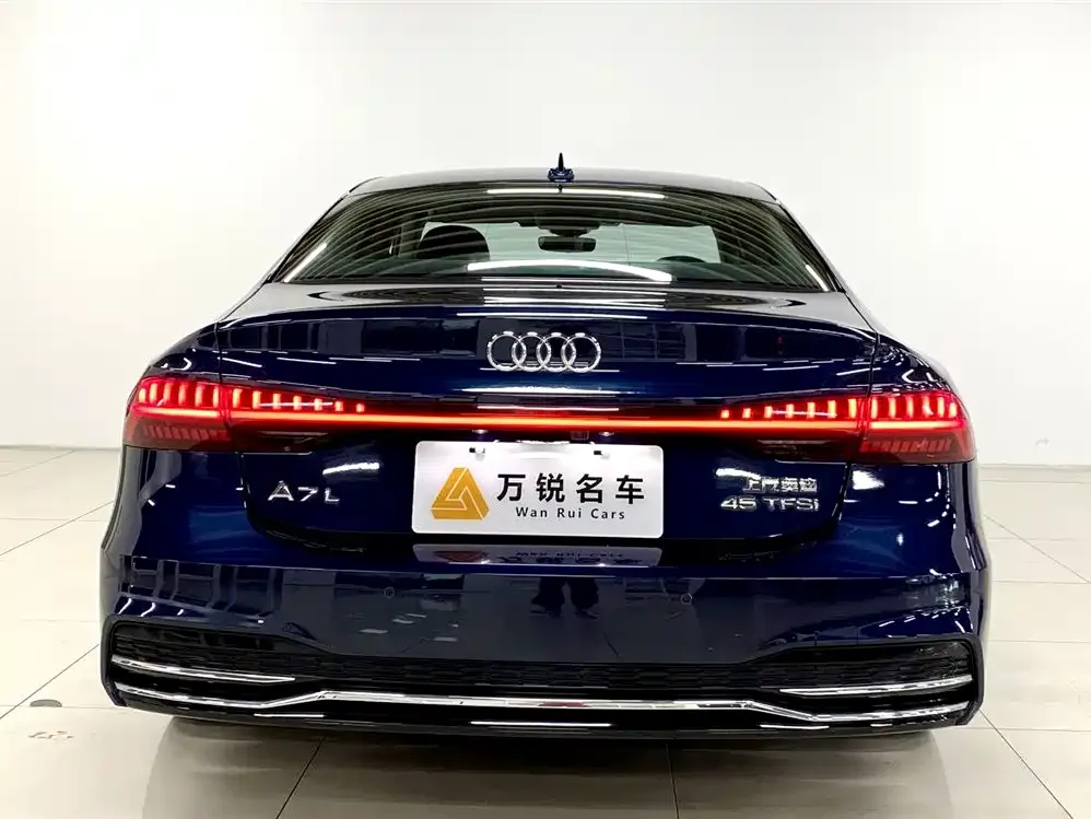 Audi A7L — фото 6