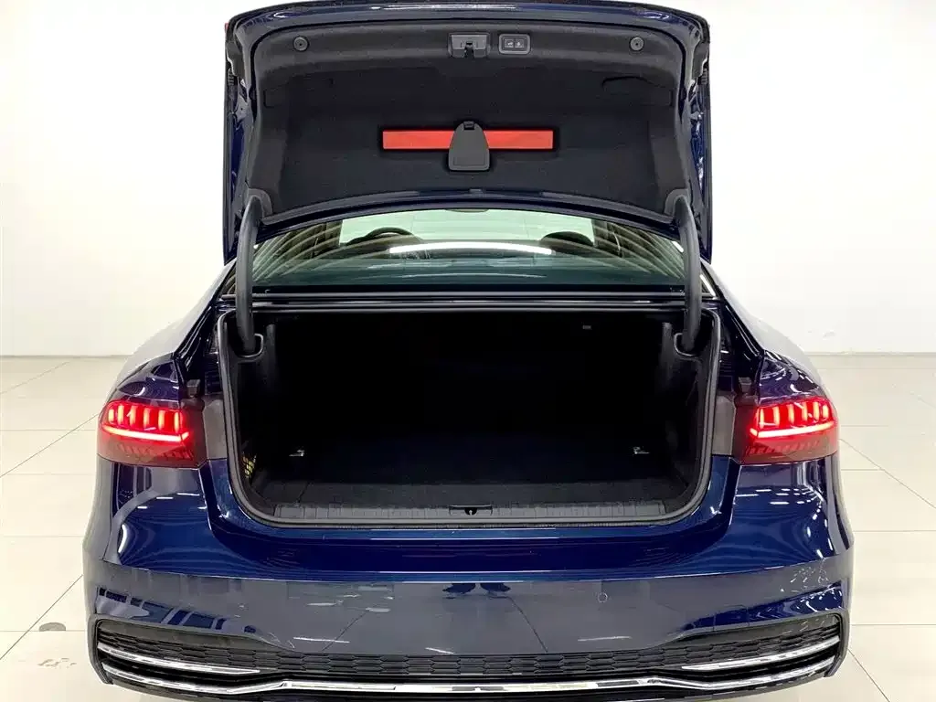 Audi A7L — фото 8