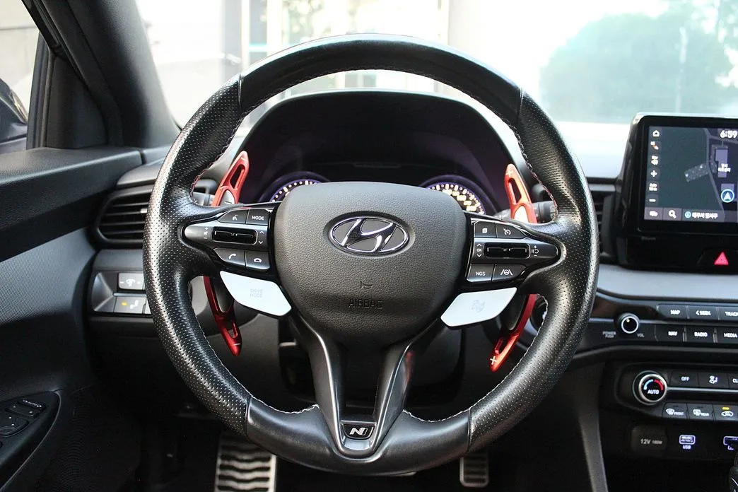 Hyundai Veloster — фото 7