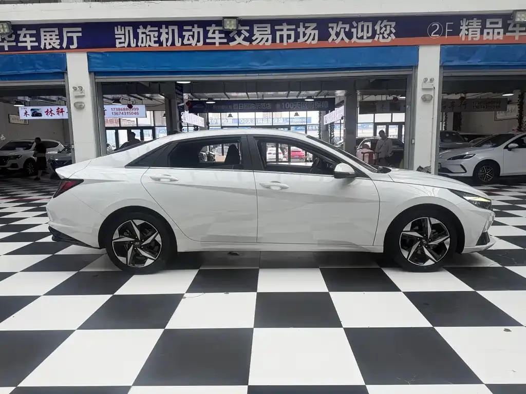 Hyundai Elantra — фото 9