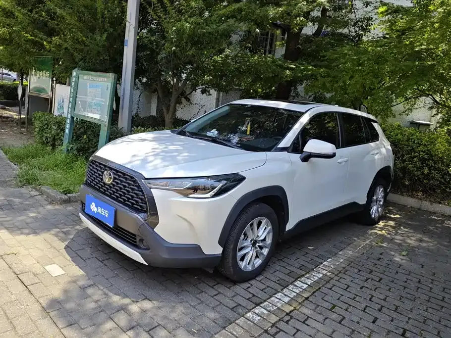 Toyota Corolla Cross — фото 1