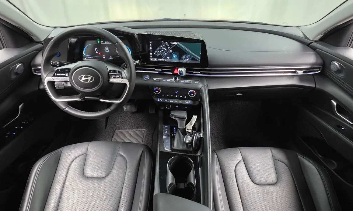 Hyundai AVANTE — фото 3